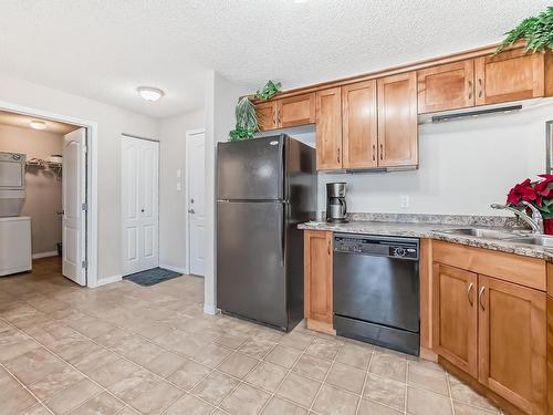 5116 7335 South Terwillegar Drive, Edmonton, AB - Indoor Photo Showing Kitchen