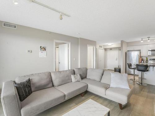 1003 10649 Saskatchewan Drive, Edmonton, AB - Indoor Photo Showing Living Room