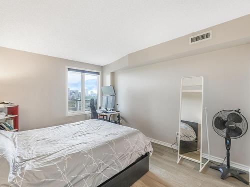 1003 10649 Saskatchewan Drive, Edmonton, AB - Indoor Photo Showing Bedroom