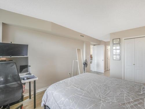 1003 10649 Saskatchewan Drive, Edmonton, AB - Indoor Photo Showing Bedroom