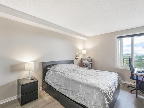 1003 10649 Saskatchewan Drive, Edmonton, AB - Indoor Photo Showing Bedroom