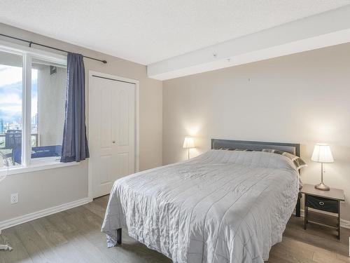 1003 10649 Saskatchewan Drive, Edmonton, AB - Indoor Photo Showing Bedroom