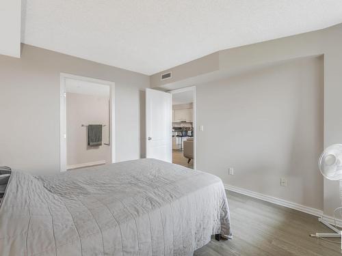 1003 10649 Saskatchewan Drive, Edmonton, AB - Indoor Photo Showing Bedroom