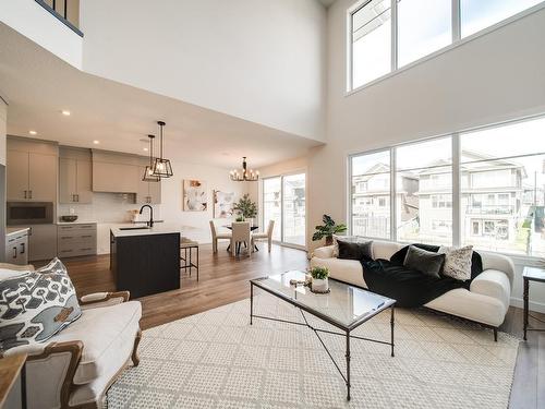 18 Newbury Circle, Sherwood Park, AB - Indoor Photo Showing Living Room