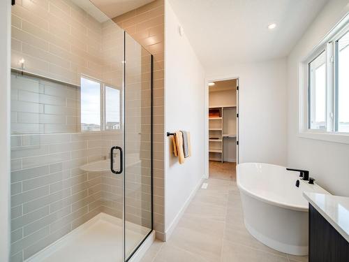 18 Newbury Circle, Sherwood Park, AB - Indoor Photo Showing Bathroom