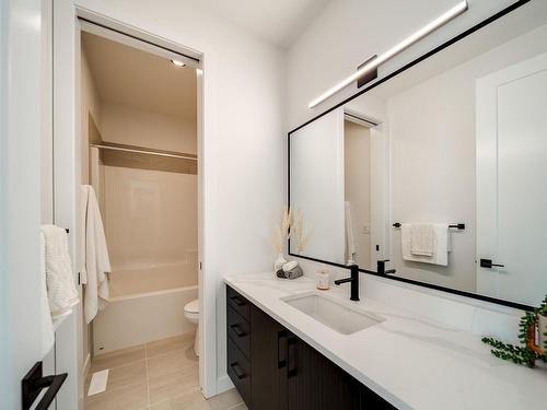 18 Newbury Circle, Sherwood Park, AB - Indoor Photo Showing Bathroom