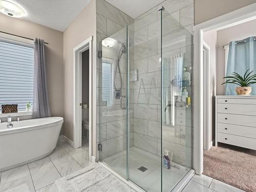 5715 Allbright Court, Edmonton, AB - Indoor Photo Showing Bathroom