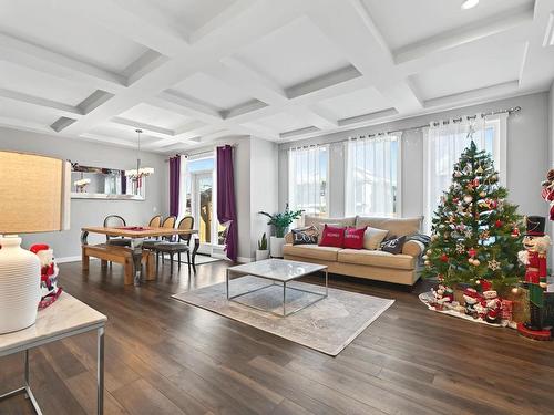 5715 Allbright Court, Edmonton, AB - Indoor Photo Showing Living Room