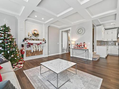 5715 Allbright Court, Edmonton, AB - Indoor Photo Showing Living Room