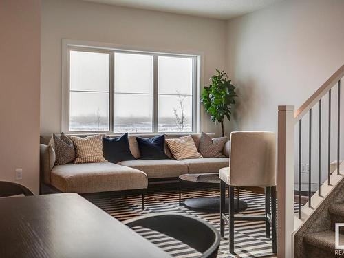 99 Brickyard Drive, Stony Plain, AB - Indoor Photo Showing Living Room