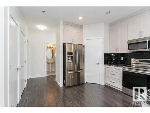 9162 Cooper Crescent, Edmonton, AB - Indoor Photo Showing Kitchen