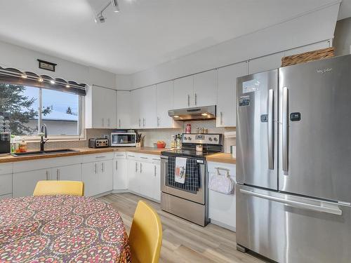 5009 47 Ave, Thorsby, AB - Indoor Photo Showing Kitchen