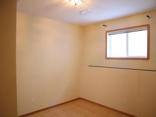 16002 67A Street Nw, Edmonton, AB - Indoor Photo Showing Other Room