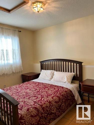 16002 67A Street, Edmonton, AB - Indoor Photo Showing Bedroom