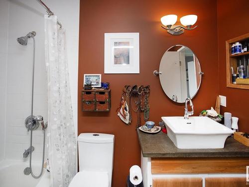 7917 178 Street, Edmonton, AB - Indoor Photo Showing Bathroom