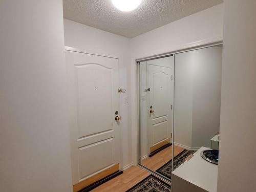 103 10810 86 Avenue, Edmonton, AB - Indoor Photo Showing Other Room