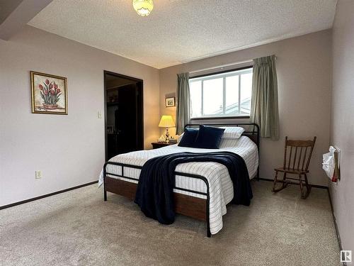 4417 Lakeshore Drive, Bonnyville Town, AB - Indoor Photo Showing Bedroom