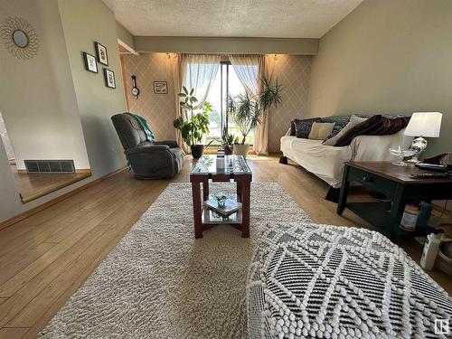 4417 Lakeshore Drive, Bonnyville Town, AB - Indoor Photo Showing Living Room