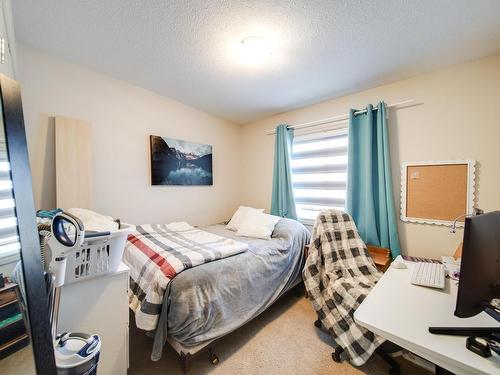 616 42 Avenue Nw, Edmonton, AB - Indoor Photo Showing Bedroom