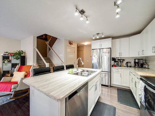 616 42 Avenue Nw, Edmonton, AB - Indoor Photo Showing Kitchen With Stainless Steel Kitchen With Double Sink