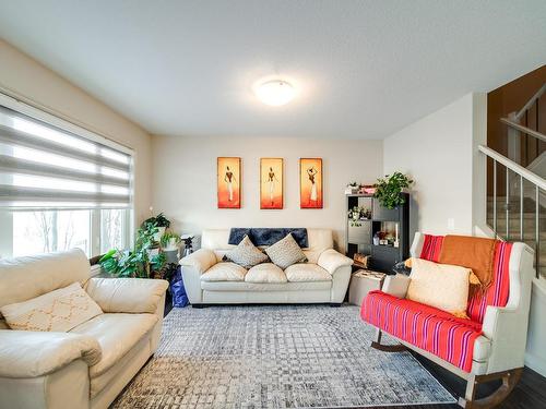 616 42 Avenue Nw, Edmonton, AB - Indoor Photo Showing Living Room