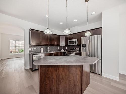 32 13825 155 Avenue, Edmonton, AB - Indoor Photo Showing Kitchen With Upgraded Kitchen