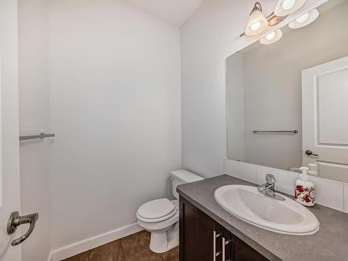 32 13825 155 Avenue, Edmonton, AB - Indoor Photo Showing Bathroom