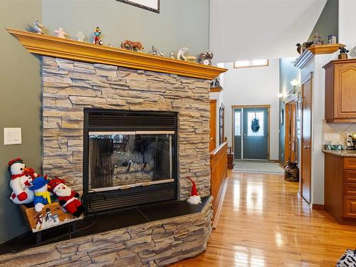 1 53526 Rge Road 273, Rural Parkland County, AB - Indoor Photo Showing Living Room With Fireplace