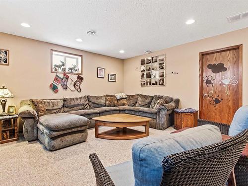 1 53526 Rge Road 273, Rural Parkland County, AB - Indoor Photo Showing Living Room