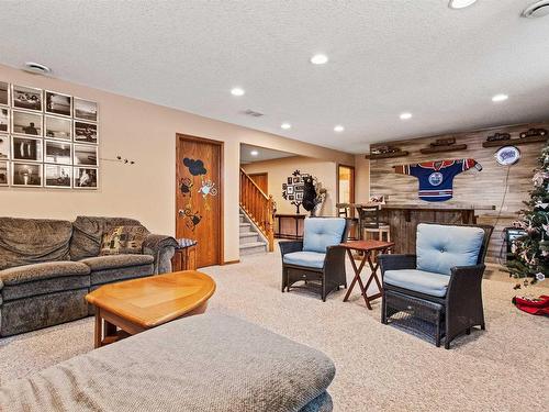 1 53526 Rge Road 273, Rural Parkland County, AB - Indoor Photo Showing Living Room