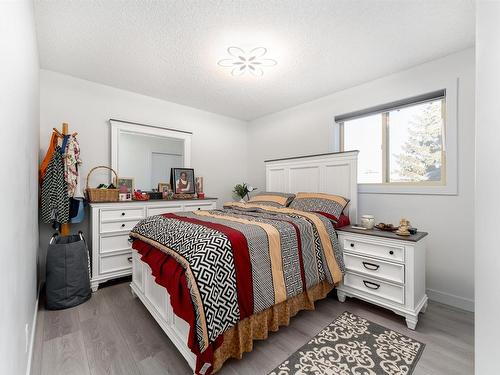 8776 189 Street, Edmonton, AB - Indoor Photo Showing Bedroom