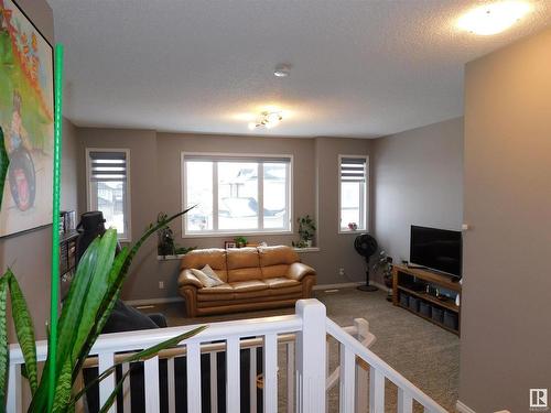 16448 140 Street, Edmonton, AB - Indoor Photo Showing Living Room