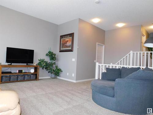 16448 140 Street, Edmonton, AB - Indoor Photo Showing Living Room