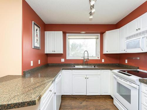 114 13625 34 Street, Edmonton, AB - Indoor Photo Showing Kitchen