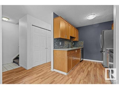 3139 139 Avenue, Edmonton, AB - Indoor Photo Showing Kitchen