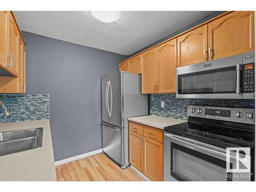 3139 139 Avenue, Edmonton, AB - Indoor Photo Showing Kitchen With Stainless Steel Kitchen