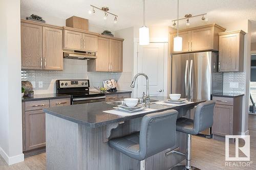 1729 Westerra Wynd, Stony Plain, AB - Indoor Photo Showing Kitchen With Upgraded Kitchen