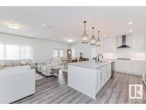 13043 208 Street, Edmonton, AB - Indoor Photo Showing Kitchen With Upgraded Kitchen