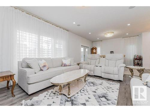 13043 208 Street, Edmonton, AB - Indoor Photo Showing Living Room