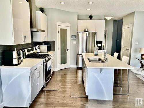 2115 15 Avenue, Edmonton, AB - Indoor Photo Showing Kitchen With Double Sink With Upgraded Kitchen