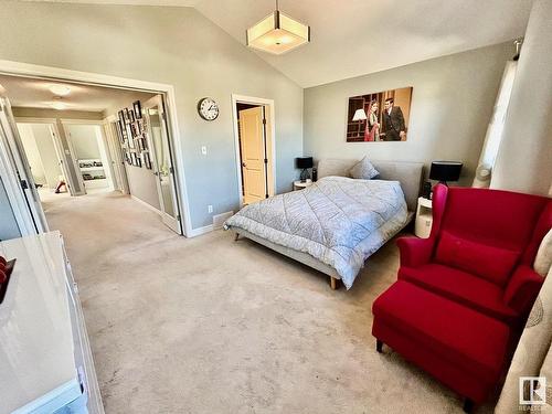 2115 15 Avenue, Edmonton, AB - Indoor Photo Showing Bedroom