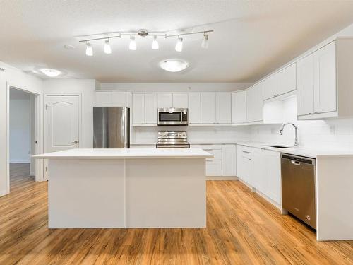 417 8912 156 Street, Edmonton, AB - Indoor Photo Showing Kitchen