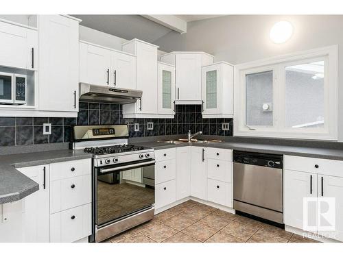 8711 25A Avenue, Edmonton, AB - Indoor Photo Showing Kitchen