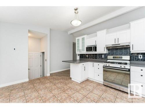 8711 25A Avenue, Edmonton, AB - Indoor Photo Showing Kitchen