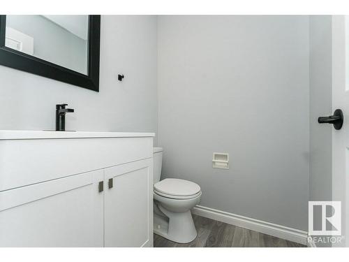 8711 25A Avenue, Edmonton, AB - Indoor Photo Showing Bathroom