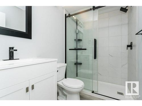 8711 25A Avenue, Edmonton, AB - Indoor Photo Showing Bathroom