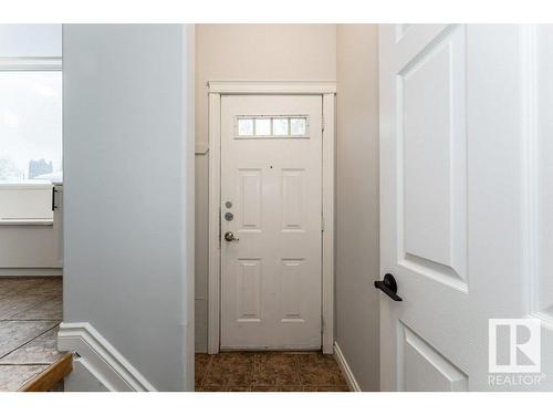 8711 25A Avenue, Edmonton, AB - Indoor Photo Showing Other Room