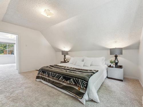 11211 93 Street, Edmonton, AB - Indoor Photo Showing Bedroom