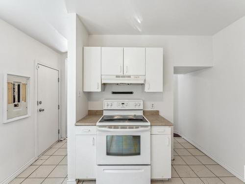 11211 93 Street, Edmonton, AB - Indoor Photo Showing Kitchen