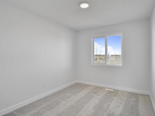 4664 177 Avenue, Edmonton, AB - Indoor Photo Showing Other Room